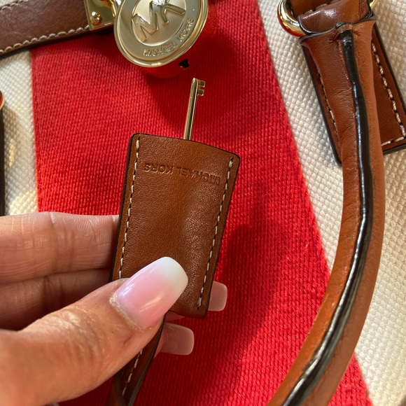 BLACK FRIYAY!!Michael Kors! Sophisticated bagNWOT! Stored w/❤️ - Picture 9 of 14